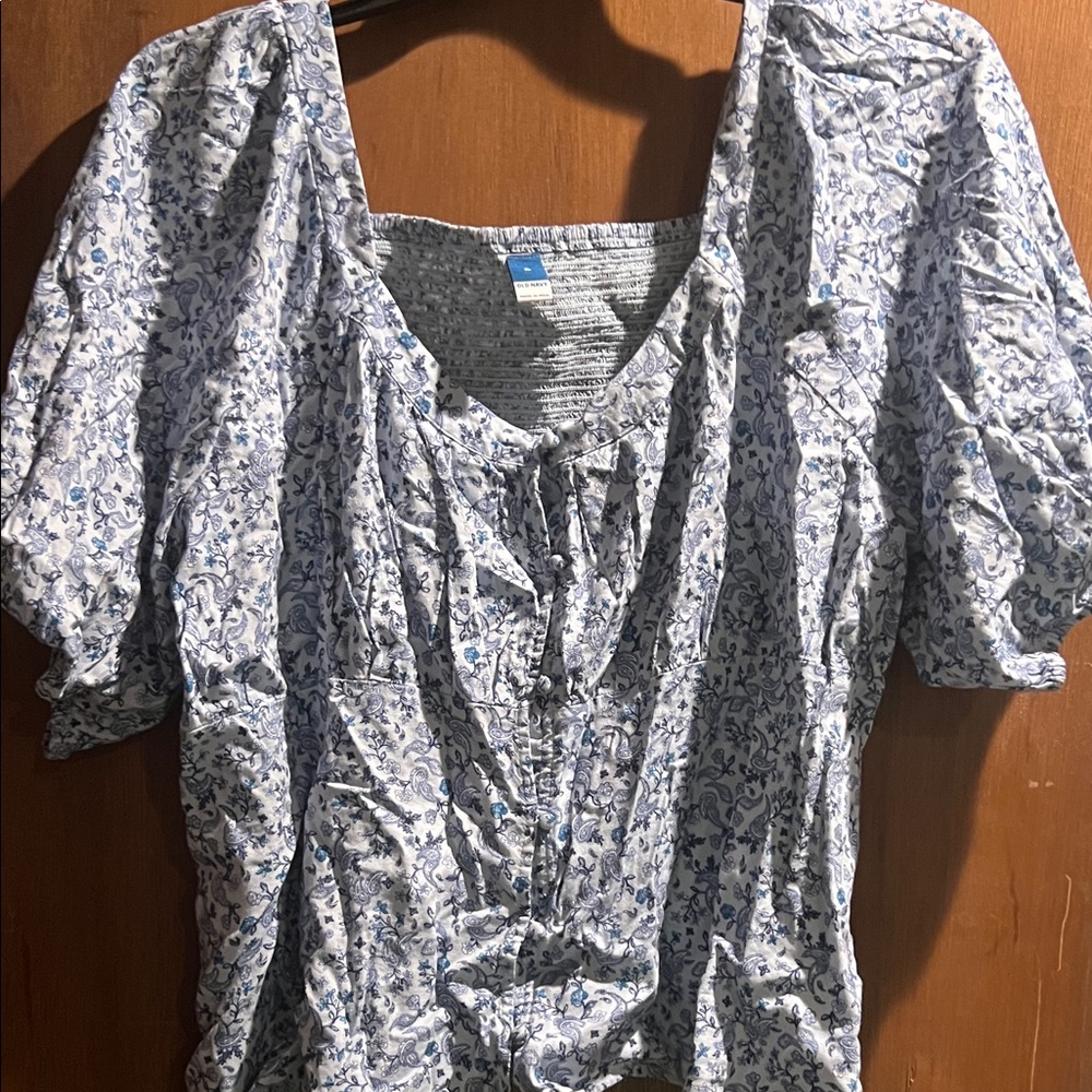 Old Navy Silver Short Sleeve Tie Front Blouse